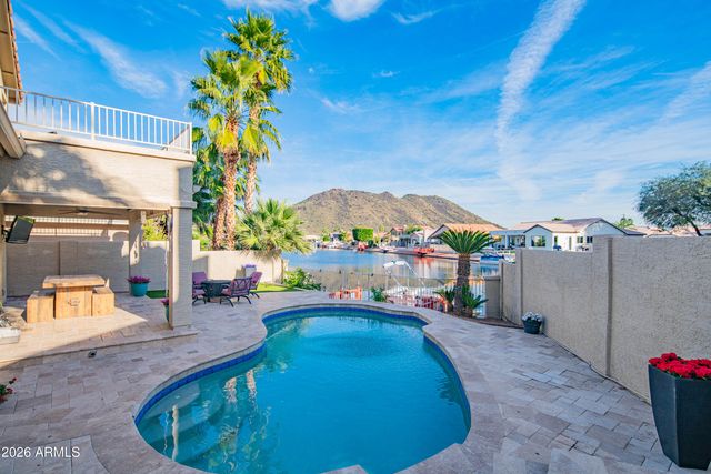 5663 W ABRAHAM Lane, Glendale, AZ 85308