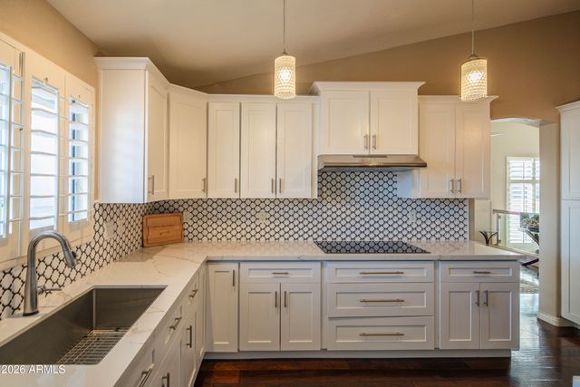 5663 W ABRAHAM Lane, Glendale, AZ 85308