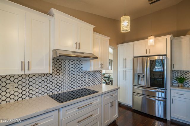 5663 W ABRAHAM Lane, Glendale, AZ 85308