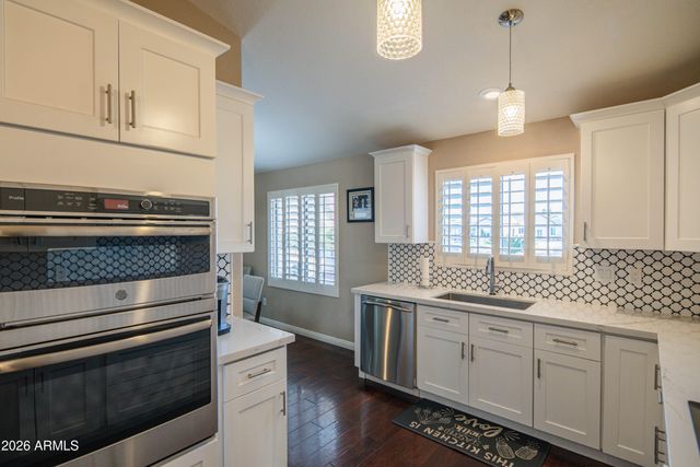 5663 W ABRAHAM Lane, Glendale, AZ 85308