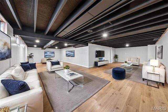 1960 David Drive, Florissant, MO 63031