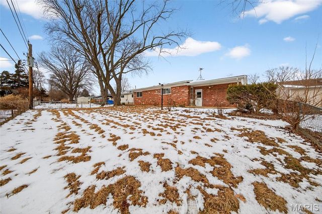 1960 David Drive, Florissant, MO 63031