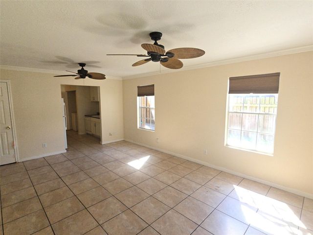 409 Commerce Street, Tomball, TX 77375