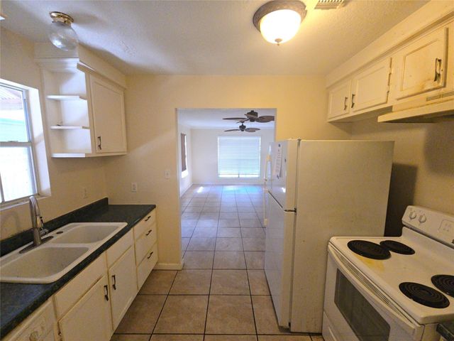 409 Commerce Street, Tomball, TX 77375