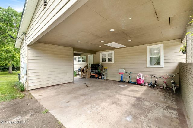 2901 Fairview Drive, Gautier, MS 39553