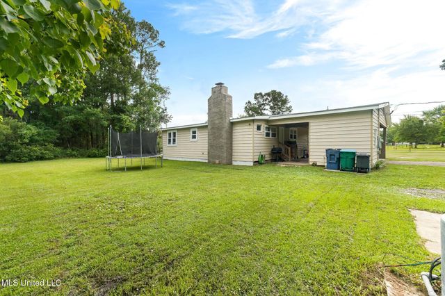 2901 Fairview Drive, Gautier, MS 39553