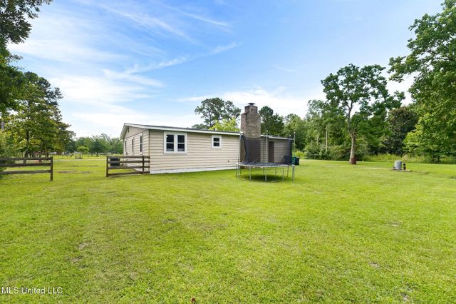 2901 Fairview Drive, Gautier, MS 39553