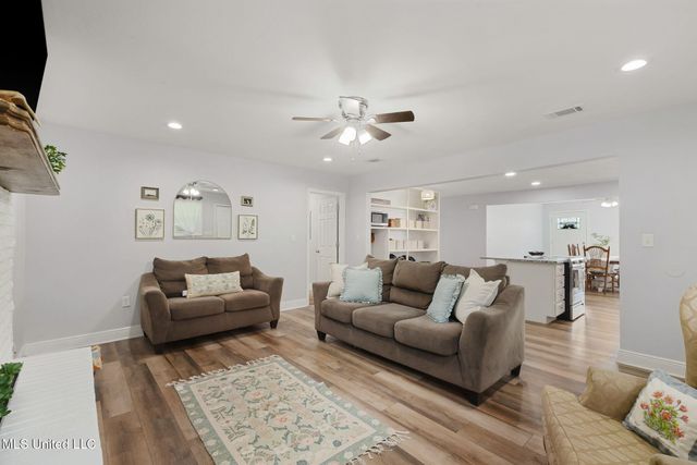 2901 Fairview Drive, Gautier, MS 39553