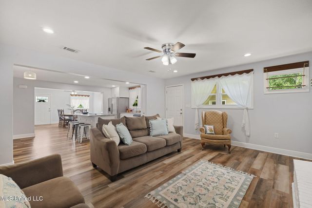 2901 Fairview Drive, Gautier, MS 39553