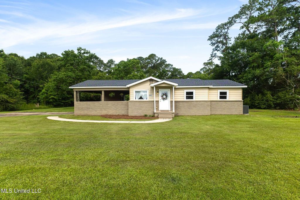 2901 Fairview Drive, Gautier, MS 39553