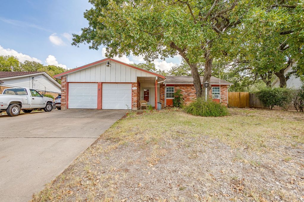 915 Cherry Laurel Lane, Arlington, TX 76012 — photo 3