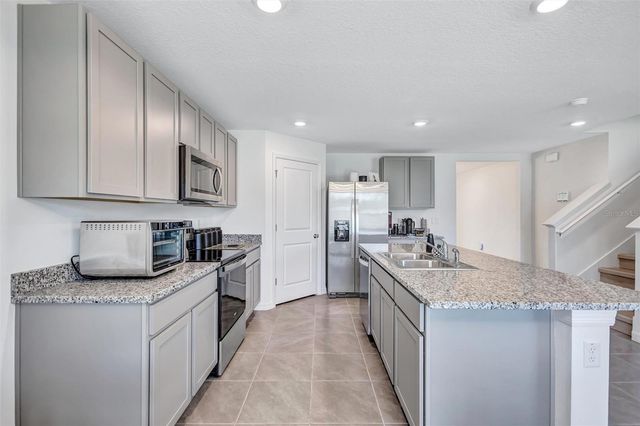 7601 ROSEWOOD GARDEN LOOP, Tampa, FL 33637