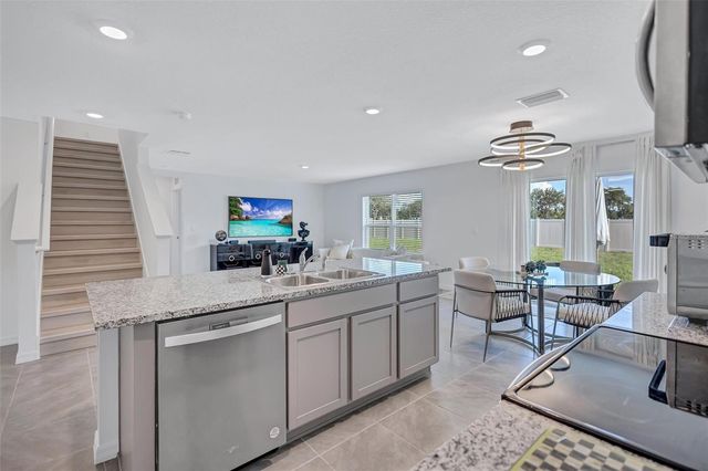 7601 ROSEWOOD GARDEN LOOP, Tampa, FL 33637