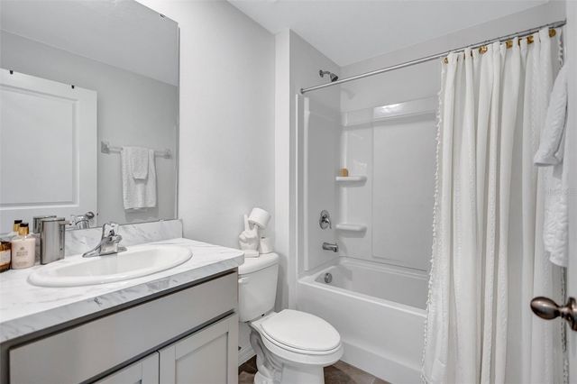 7601 ROSEWOOD GARDEN LOOP, Tampa, FL 33637