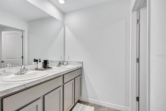 7601 ROSEWOOD GARDEN LOOP, Tampa, FL 33637