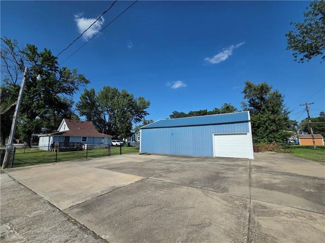 131 W 5th Street, Adrian, MO 64720