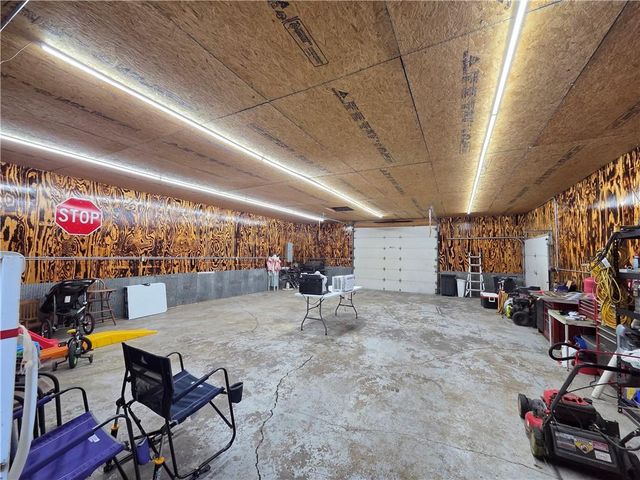 131 W 5th Street, Adrian, MO 64720