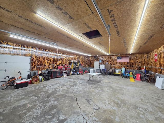 131 W 5th Street, Adrian, MO 64720