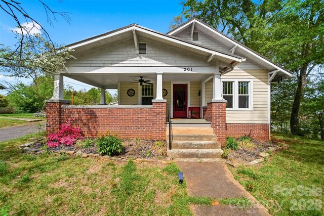 201 East Avenue, Morganton, NC 28655