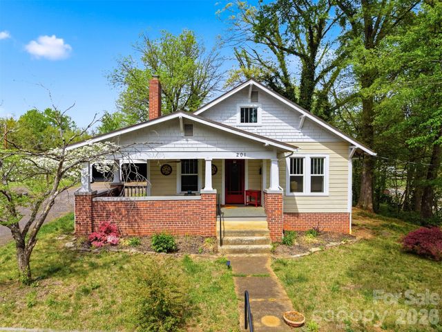 201 East Avenue, Morganton, NC 28655