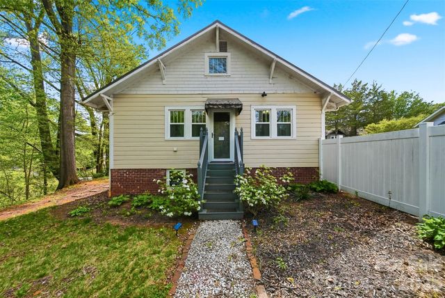 201 East Avenue, Morganton, NC 28655
