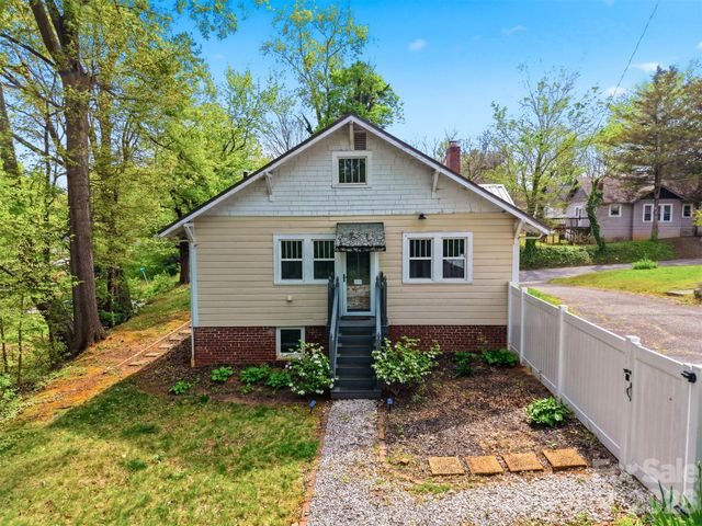 201 East Avenue, Morganton, NC 28655