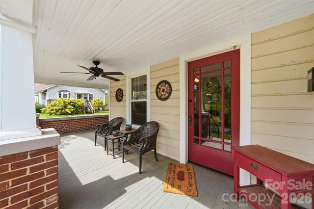 201 East Avenue, Morganton, NC 28655
