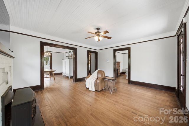 201 East Avenue, Morganton, NC 28655