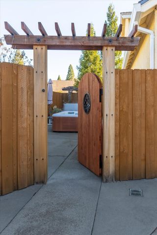 256 Fieldstone Dr, Murphys, CA 95247