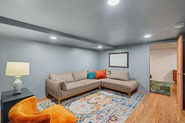 4611 Clinton Avenue, Minneapolis, MN 55419
