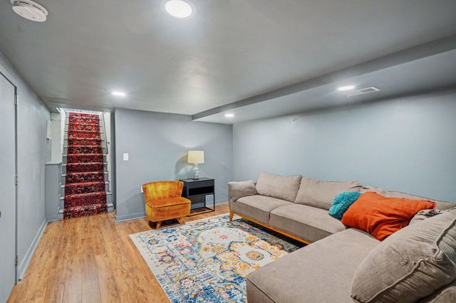 4611 Clinton Avenue, Minneapolis, MN 55419