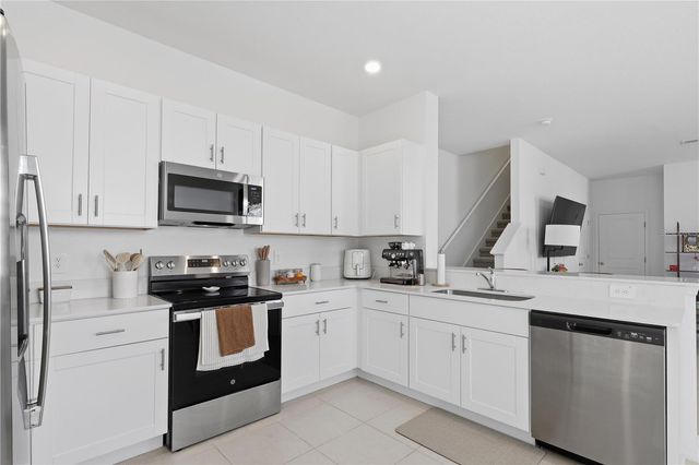 5218 MEYER BESSIE STREET, Zephyrhills, FL 33541