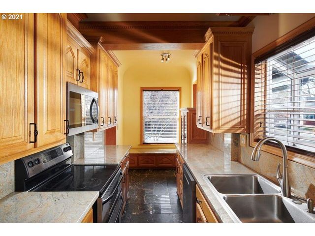 5305 Ne RODNEY Ave, Portland, OR 97211