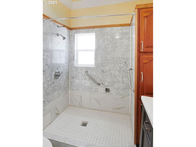 5305 Ne RODNEY Ave, Portland, OR 97211