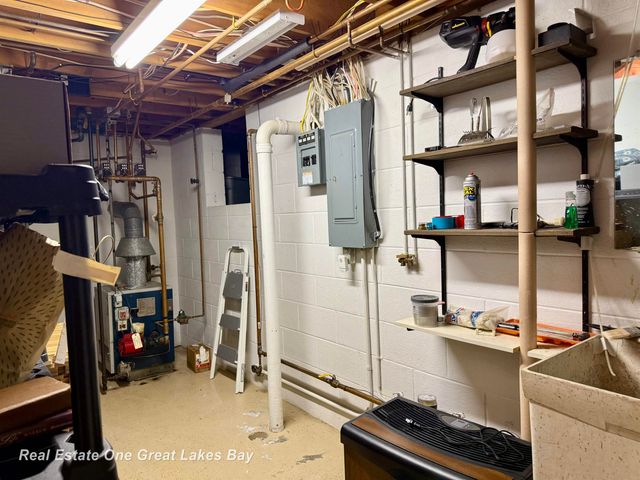4749 Century Drive, Saginaw Twp, MI 48638