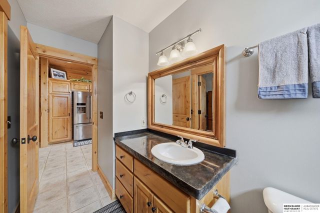 922 Beaver Lake Boulevard, Plattsmouth, NE 68048