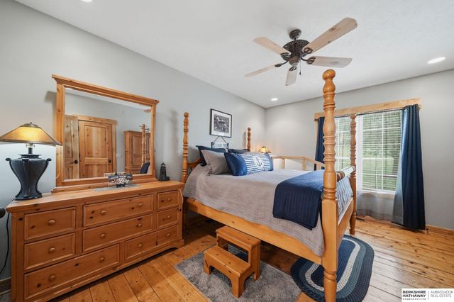 922 Beaver Lake Boulevard, Plattsmouth, NE 68048