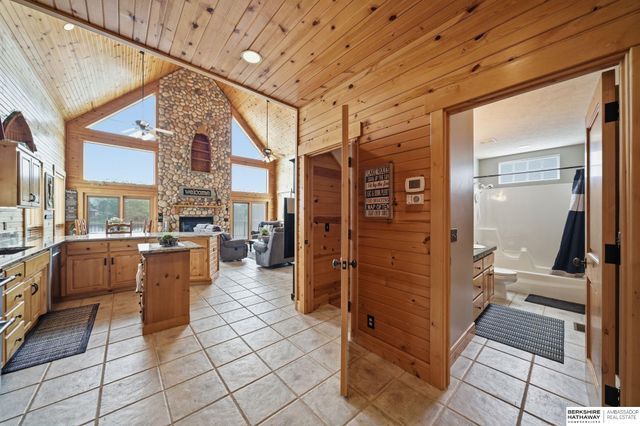 922 Beaver Lake Boulevard, Plattsmouth, NE 68048