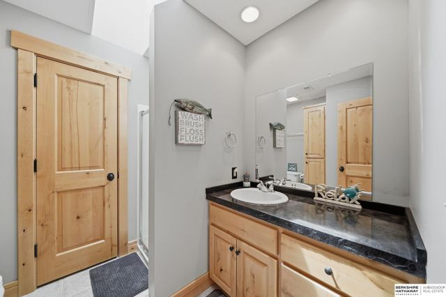 922 Beaver Lake Boulevard, Plattsmouth, NE 68048