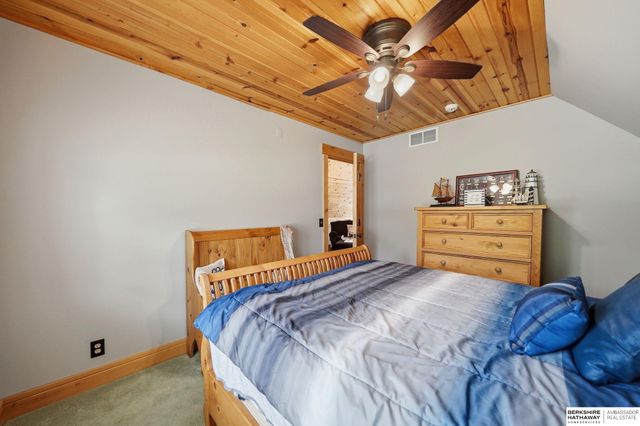 922 Beaver Lake Boulevard, Plattsmouth, NE 68048