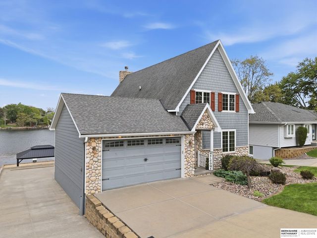 922 Beaver Lake Boulevard, Plattsmouth, NE 68048