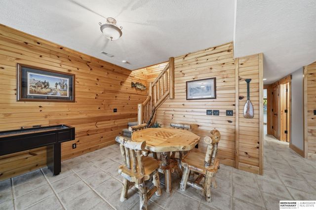 922 Beaver Lake Boulevard, Plattsmouth, NE 68048
