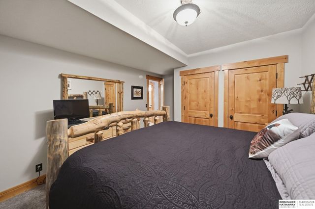922 Beaver Lake Boulevard, Plattsmouth, NE 68048