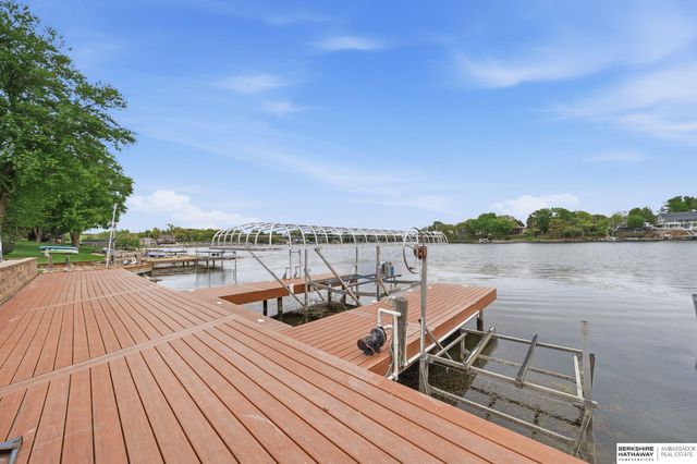 922 Beaver Lake Boulevard, Plattsmouth, NE 68048