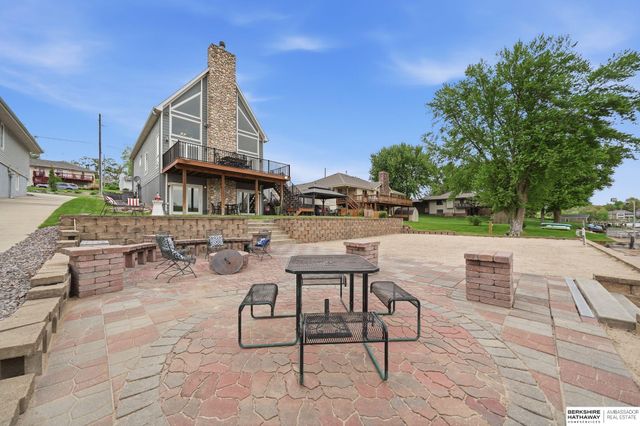 922 Beaver Lake Boulevard, Plattsmouth, NE 68048