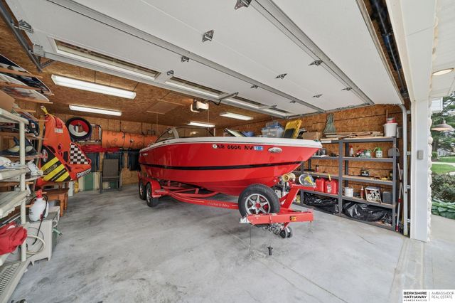 922 Beaver Lake Boulevard, Plattsmouth, NE 68048