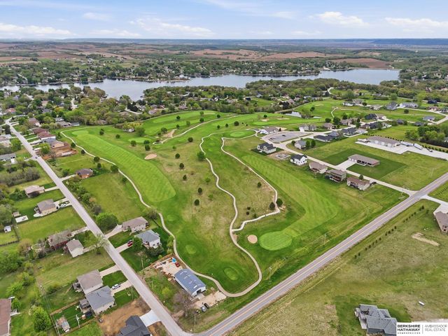 922 Beaver Lake Boulevard, Plattsmouth, NE 68048