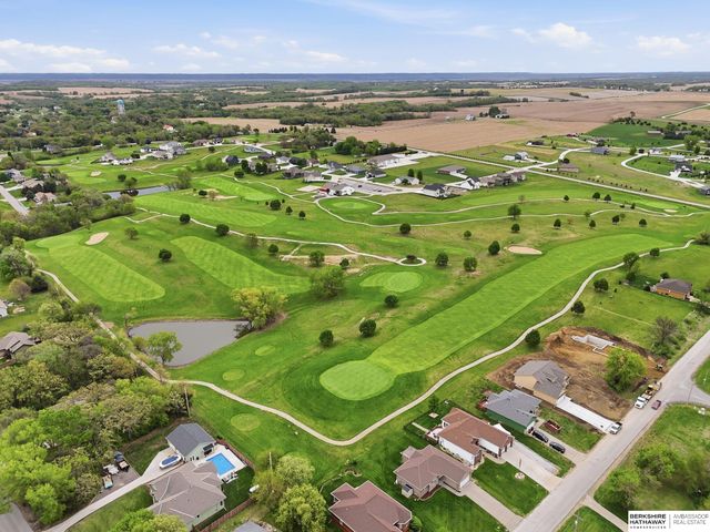 922 Beaver Lake Boulevard, Plattsmouth, NE 68048
