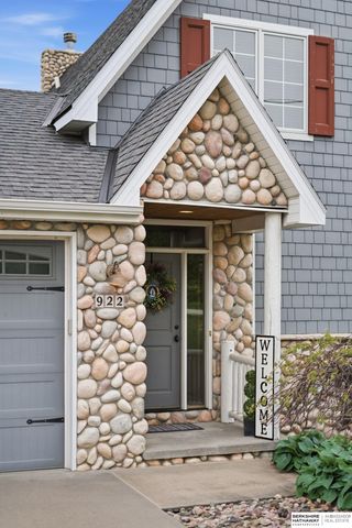 922 Beaver Lake Boulevard, Plattsmouth, NE 68048