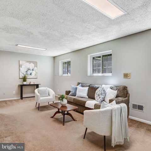 10129 LAKE HAVEN CT, Burke, VA 22015